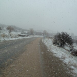 Auf einer Passhöhe hat mich stürmischer Schneefall eingeholt