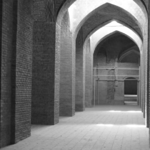 Viel schlichter ist die ältere Jame Mosche in Isfahan